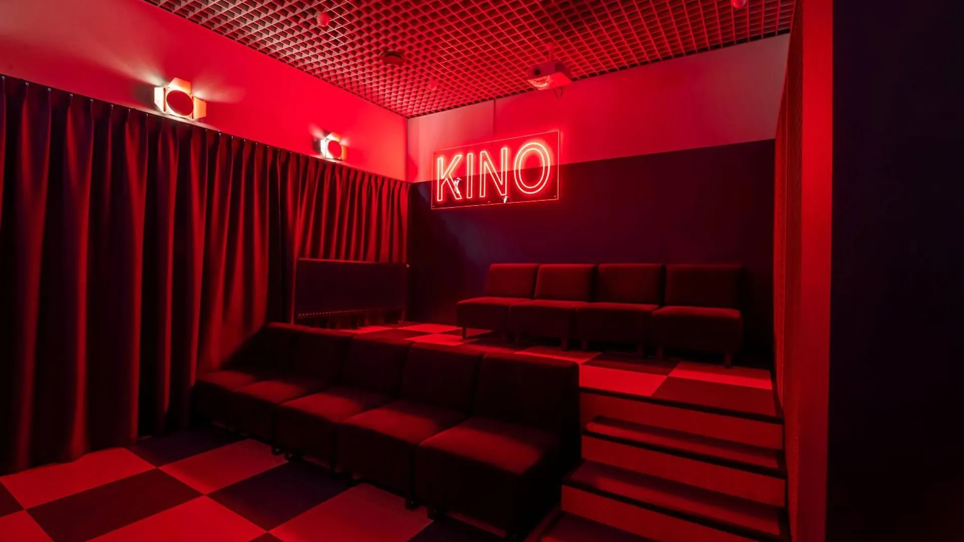 Modern Studios In Wroclaw With Desk For Remote Work And Access To The Gym By Noclegi Renters